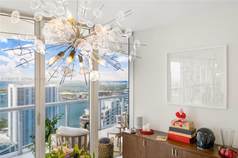 Condominio en alquiler en Miami, Florida, 2 dormitorios, 139.35 m2 № 2026897 - foto 5