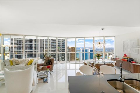 Condominio en alquiler en Miami, Florida, 2 dormitorios, 139.35 m2 № 2026897 - foto 6