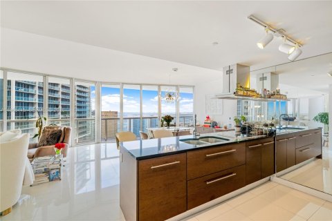 Condominio en Miami, Florida, 2 dormitorios  № 2026897