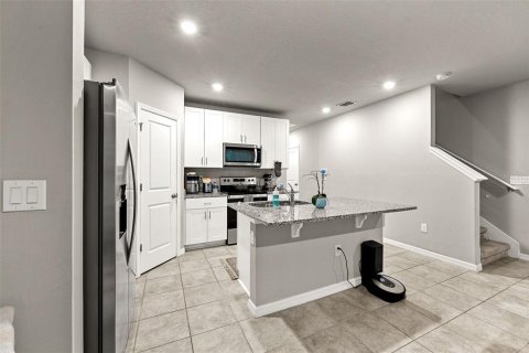Townhouse in Brandon, Florida 3 bedrooms, 141.68 sq.m. № 2341611 - photo 12