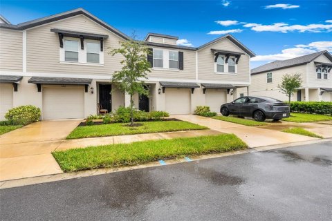 Townhouse in Brandon, Florida 3 bedrooms, 141.68 sq.m. № 2341611 - photo 3