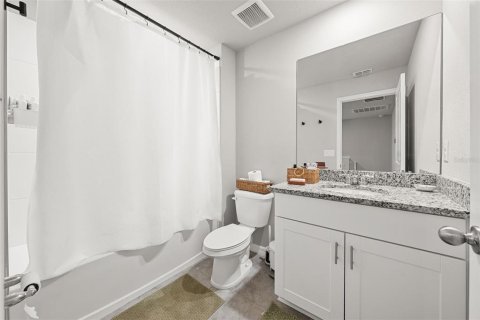 Townhouse in Brandon, Florida 3 bedrooms, 141.68 sq.m. № 2341611 - photo 24