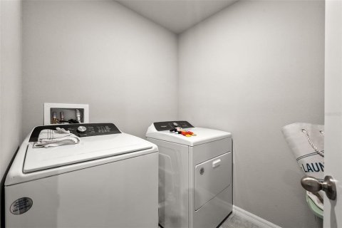 Townhouse in Brandon, Florida 3 bedrooms, 141.68 sq.m. № 2341611 - photo 25