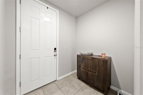 Townhouse in Brandon, Florida 3 bedrooms, 141.68 sq.m. № 2341611 - photo 5