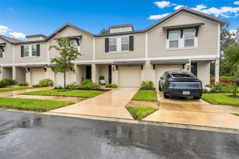 Townhouse in Brandon, Florida 3 bedrooms, 141.68 sq.m. № 2341611 - photo 2