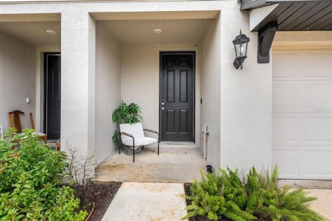 Townhouse in Brandon, Florida 3 bedrooms, 141.68 sq.m. № 2341611 - photo 4