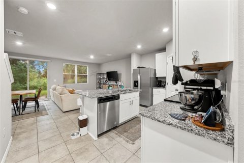Townhouse in Brandon, Florida 3 bedrooms, 141.68 sq.m. № 2341611 - photo 8