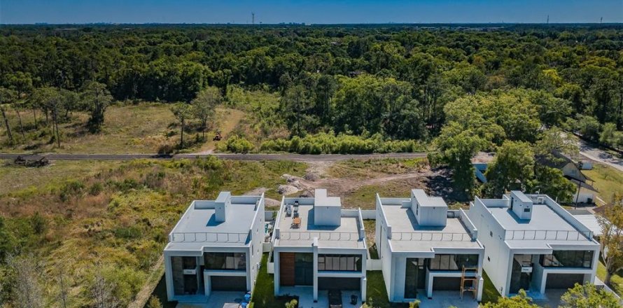 Land in Tampa, Florida № 2106692