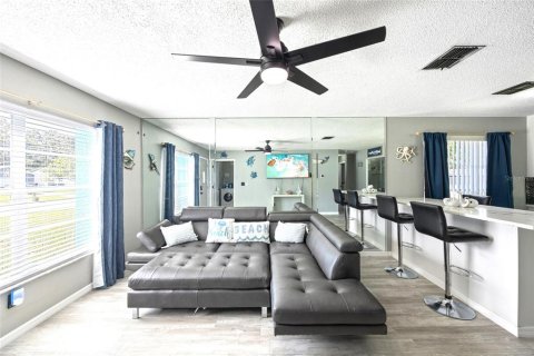House in Clearwater, Florida 3 bedrooms, 104.24 sq.m. № 1888659 - photo 14