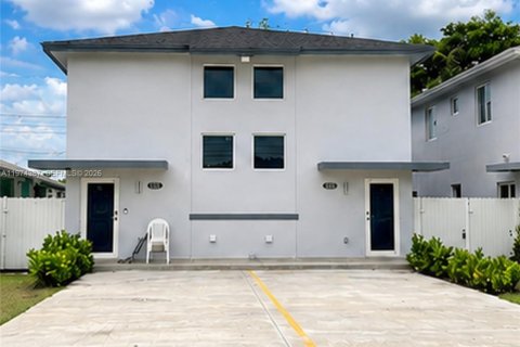 Villa ou maison à Miami, Floride 4 chambres, 139.35 m2 № 2263865