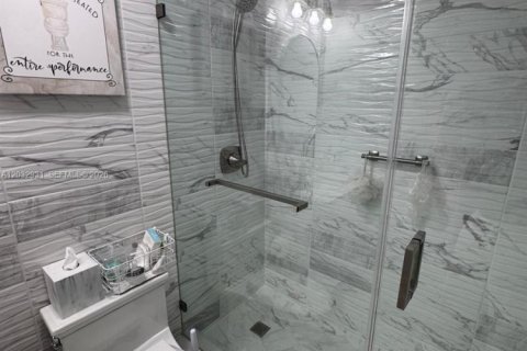 Villa ou maison à louer à Weston, Floride: 2 chambres, 103.12 m2 № 2085619 - photo 21