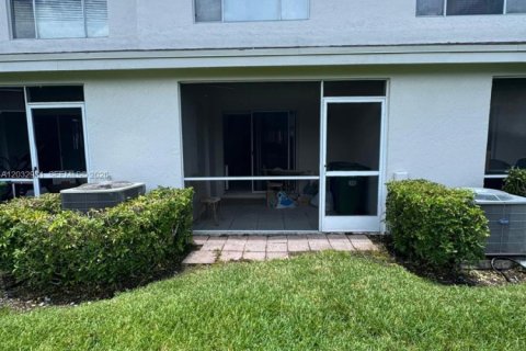 Villa ou maison à louer à Weston, Floride: 2 chambres, 103.12 m2 № 2085619 - photo 25