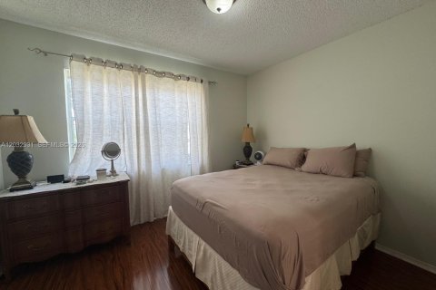 Villa ou maison à louer à Weston, Floride: 2 chambres, 103.12 m2 № 2085619 - photo 22