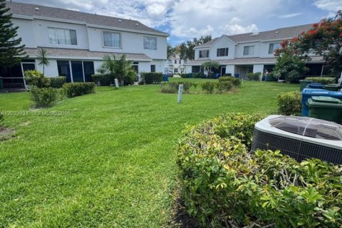 Villa ou maison à louer à Weston, Floride: 2 chambres, 103.12 m2 № 2085619 - photo 27
