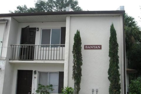 Condo in Winter Haven, Florida, 2 bedrooms  № 1991981 - photo 5