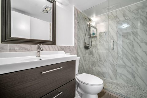 Condominio en venta en Pompano Beach, Florida, 1 dormitorio, 62.71 m2 № 2034326 - foto 6