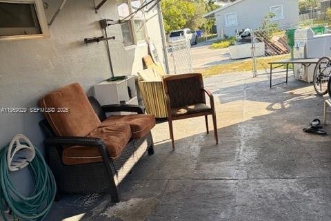 Immobilier commercial à vendre à Fort Lauderdale, Floride: 188.78 m2 № 2028026 - photo 2