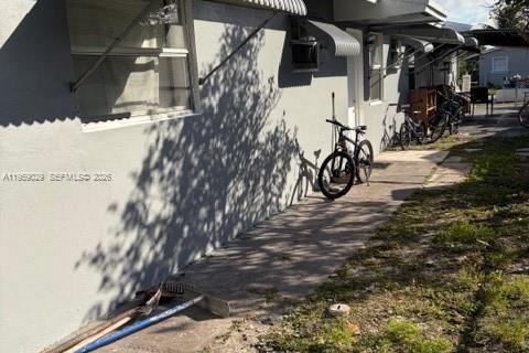 Immobilier commercial à vendre à Fort Lauderdale, Floride: 188.78 m2 № 2028026 - photo 4