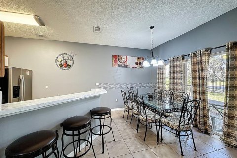 Touwnhouse à vendre à Kissimmee, Floride: 4 chambres, 152.82 m2 № 2212423 - photo 4