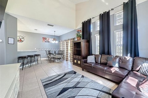 Touwnhouse à vendre à Kissimmee, Floride: 4 chambres, 152.82 m2 № 2212423 - photo 6