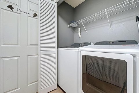 Touwnhouse à vendre à Kissimmee, Floride: 4 chambres, 152.82 m2 № 2212423 - photo 12