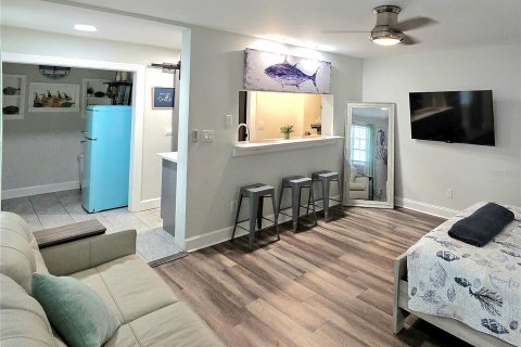 Commercial property in Saint Petersburg, Florida 9 bedrooms, 322.84 sq.m. № 2232115 - photo 13