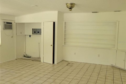 House in Apopka, Florida 7 bedrooms, 548.12 sq.m. № 1734670 - photo 15
