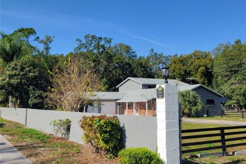 House in Apopka, Florida 7 bedrooms, 548.12 sq.m. № 1734670 - photo 4