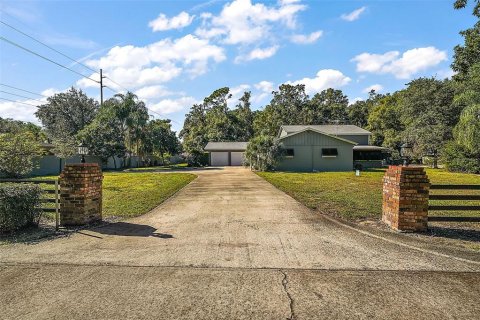 House in Apopka, Florida 7 bedrooms, 548.12 sq.m. № 1734670 - photo 5