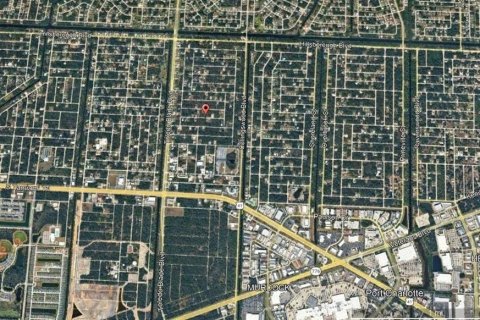 Terreno en venta en Port Charlotte, Florida № 2212558 - foto 4