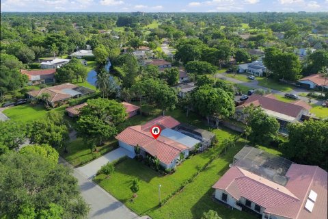 Villa ou maison à vendre à Coral Springs, Floride: 4 chambres, 190.17 m2 № 2388009 - photo 28
