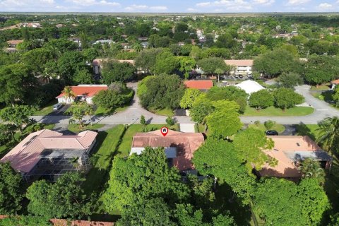 Villa ou maison à vendre à Coral Springs, Floride: 4 chambres, 190.17 m2 № 2388009 - photo 30