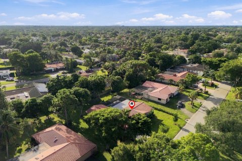 Villa ou maison à vendre à Coral Springs, Floride: 4 chambres, 190.17 m2 № 2388009 - photo 12
