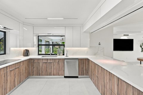 Villa ou maison à vendre à Coral Springs, Floride: 4 chambres, 190.17 m2 № 2388009 - photo 2