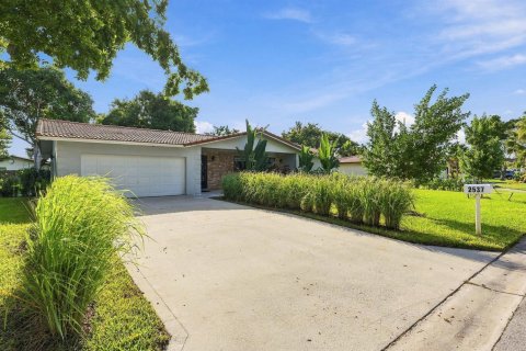 Villa ou maison à vendre à Coral Springs, Floride: 4 chambres, 190.17 m2 № 2388009 - photo 10