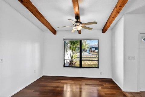 Villa ou maison à vendre à Sarasota, Floride: 3 chambres, 158.49 m2 № 2410109 - photo 10