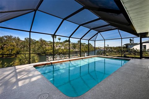 Villa ou maison à vendre à Sarasota, Floride: 3 chambres, 158.49 m2 № 2410109 - photo 25