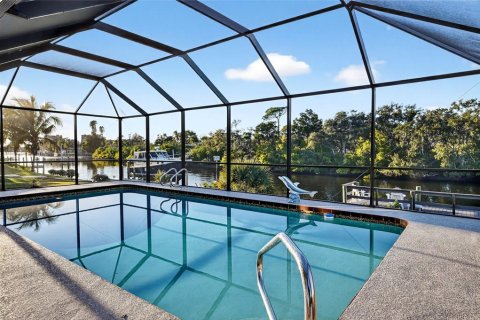 Villa ou maison à vendre à Sarasota, Floride: 3 chambres, 158.49 m2 № 2410109 - photo 23