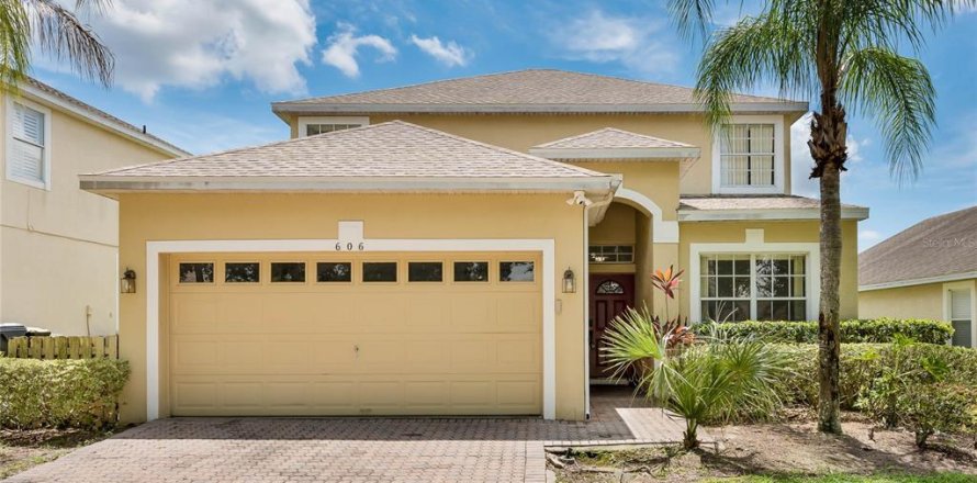 House in Davenport, Florida 5 bedrooms, 214.88 sq.m. № 2228225