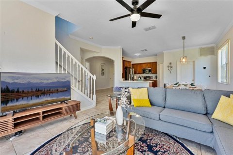 House in Davenport, Florida 5 bedrooms, 214.88 sq.m. № 2228225 - photo 19