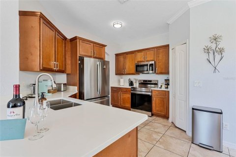House in Davenport, Florida 5 bedrooms, 214.88 sq.m. № 2228225 - photo 21