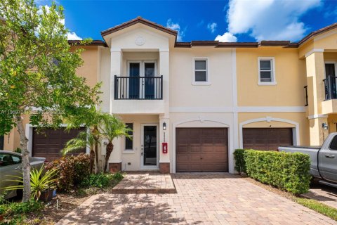 Townhouse in Tamarac, Florida 3 bedrooms, 120.22 sq.m. № 2031011 - photo 2