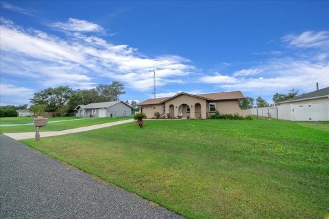 House in Ocala, Florida 3 bedrooms, 119.84 sq.m. № 2396011 - photo 9