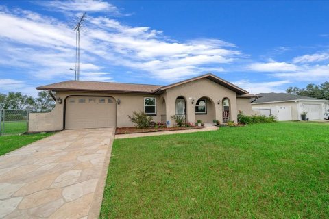 House in Ocala, Florida 3 bedrooms, 119.84 sq.m. № 2396011 - photo 11