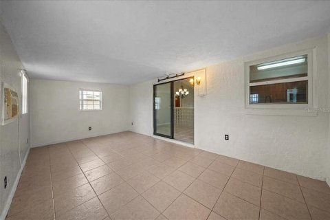 House in Ocala, Florida 3 bedrooms, 119.84 sq.m. № 2396011 - photo 28