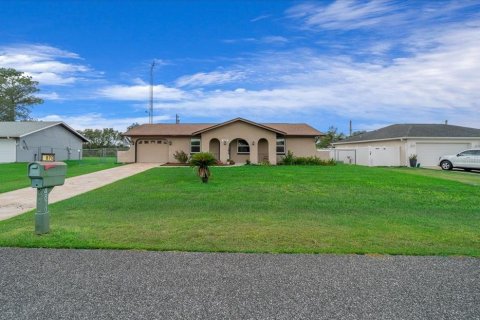 House in Ocala, Florida 3 bedrooms, 119.84 sq.m. № 2396011 - photo 8