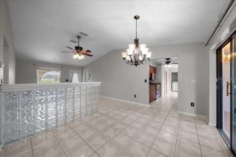 House in Ocala, Florida 3 bedrooms, 119.84 sq.m. № 2396011 - photo 27