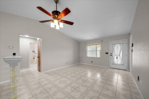 House in Ocala, Florida 3 bedrooms, 119.84 sq.m. № 2396011 - photo 25