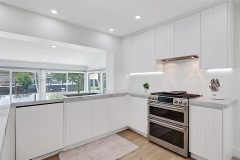 Casa en venta en Pompano Beach, Florida, 3 dormitorios, 166.3 m2 № 1989063 - foto 10