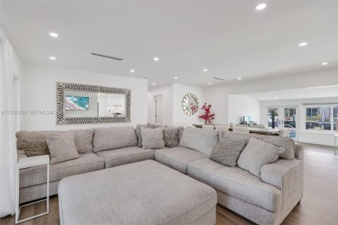 Casa en venta en Pompano Beach, Florida, 3 dormitorios, 166.3 m2 № 1989063 - foto 6